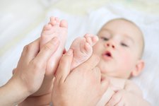 取卵后腹水可以自行消失还是必须做腹腔穿刺手术？